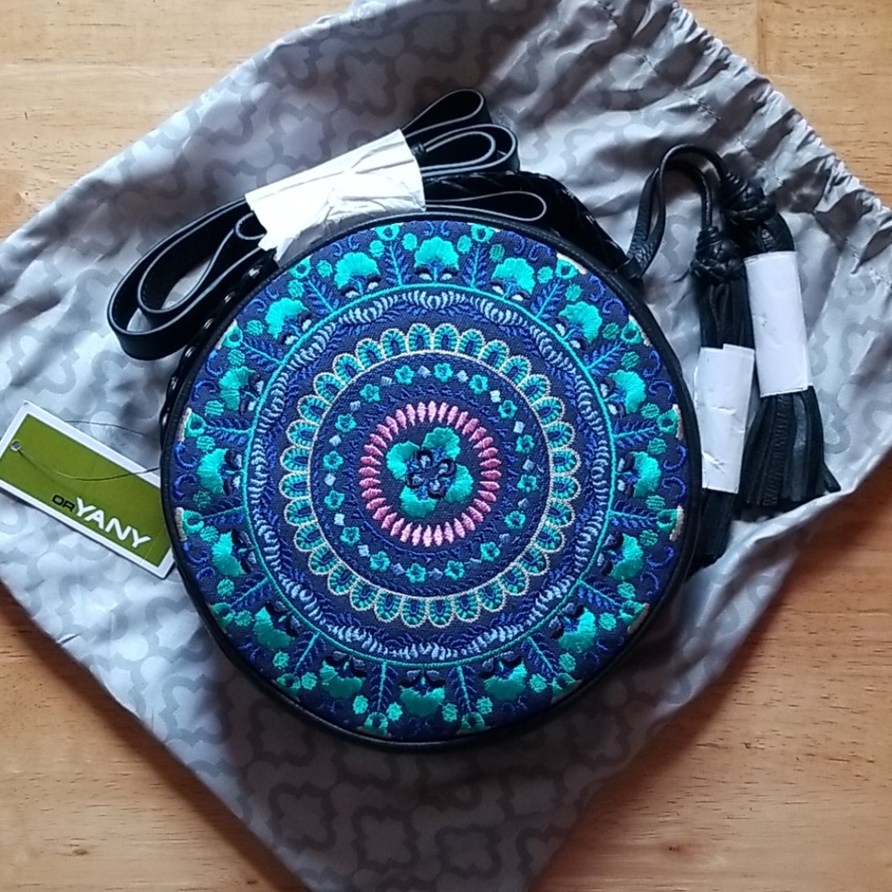 Brand New! Embrordery leather purse